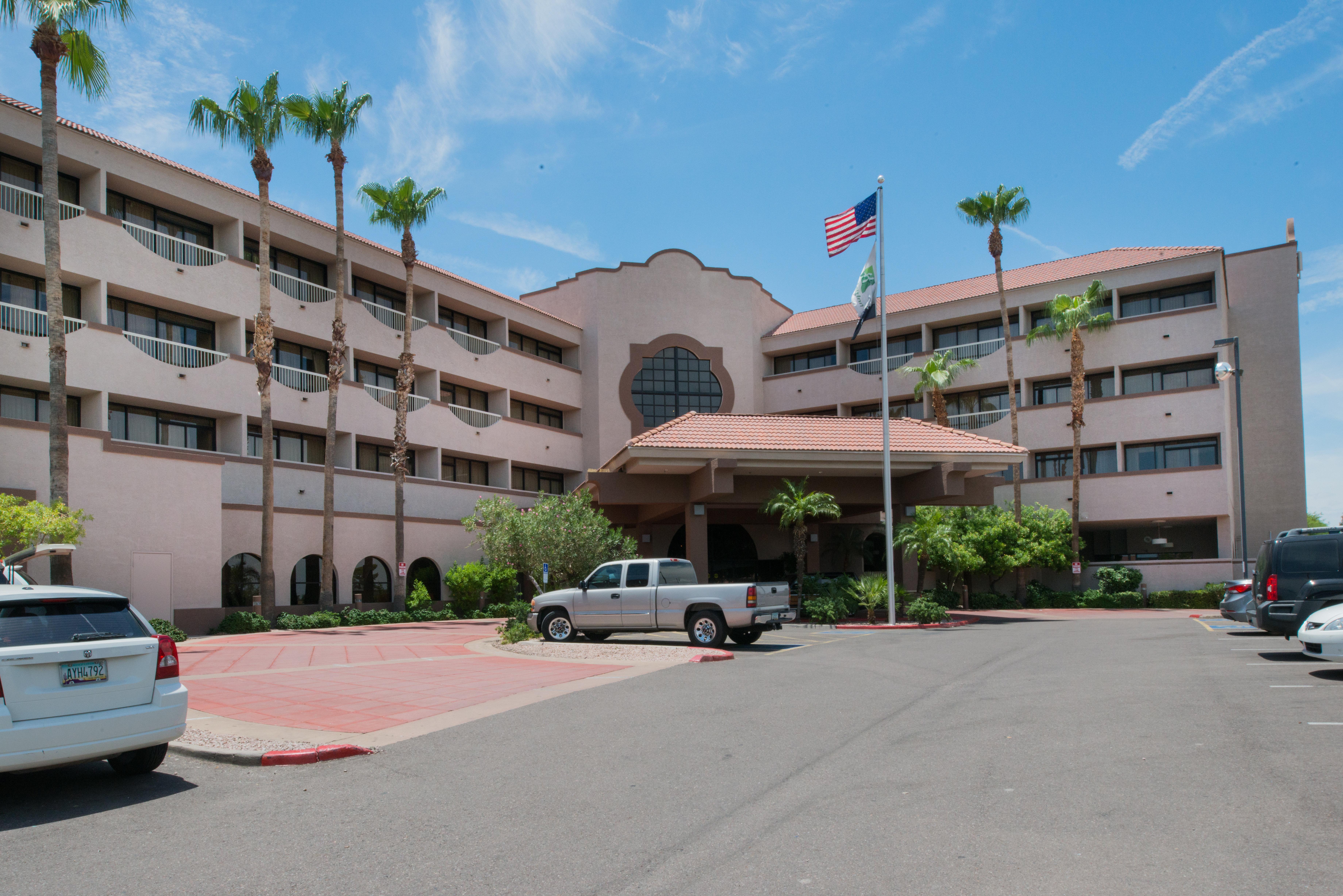 Greentree Hotel Phoenix West Exterior photo